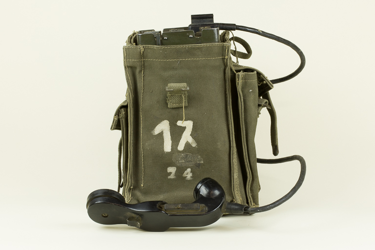 telefono da campo inglese periodo seconda guerra mondiale completo di sacca per il trasporto